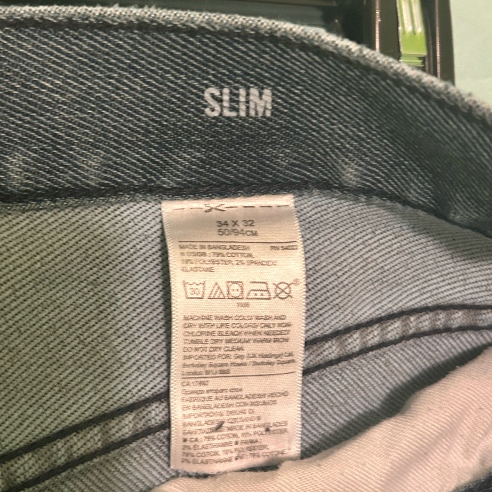 Banana Republic Charcoal Slim Jeans - Picture 6 of 6